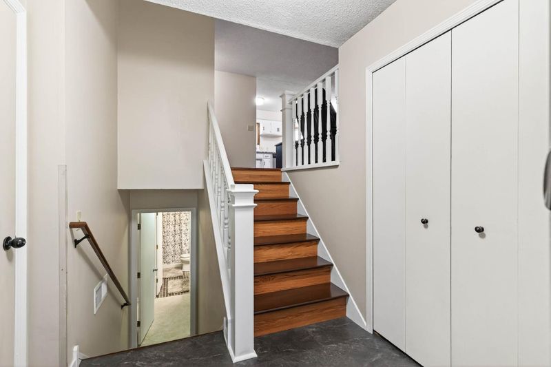 738 Manor St, Vadnais Heights, MN 55127