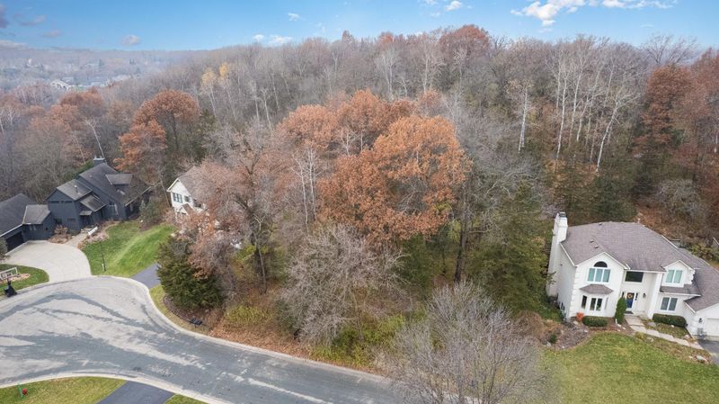6250 Mallory Ln, Eden Prairie, MN 55346