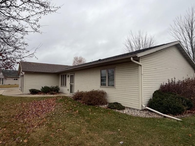454 Main St NW, Evansville, MN 56326