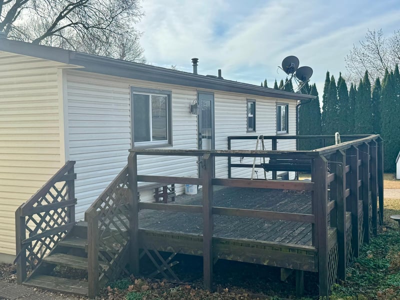 291 E 1st St, Morton, MN 56270