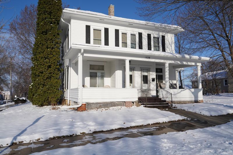 1528 W 6th St, Red Wing, MN 55066