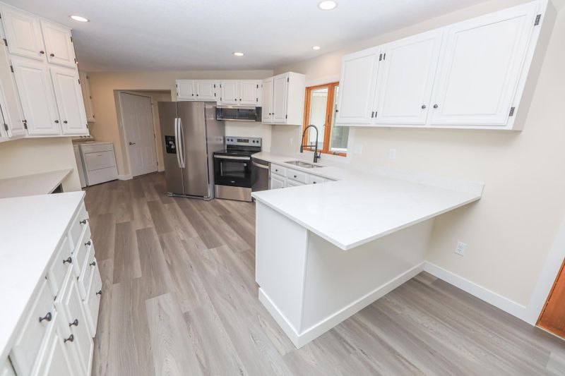 1202 Ridgeview Ter NE, Alexandria, MN 56308