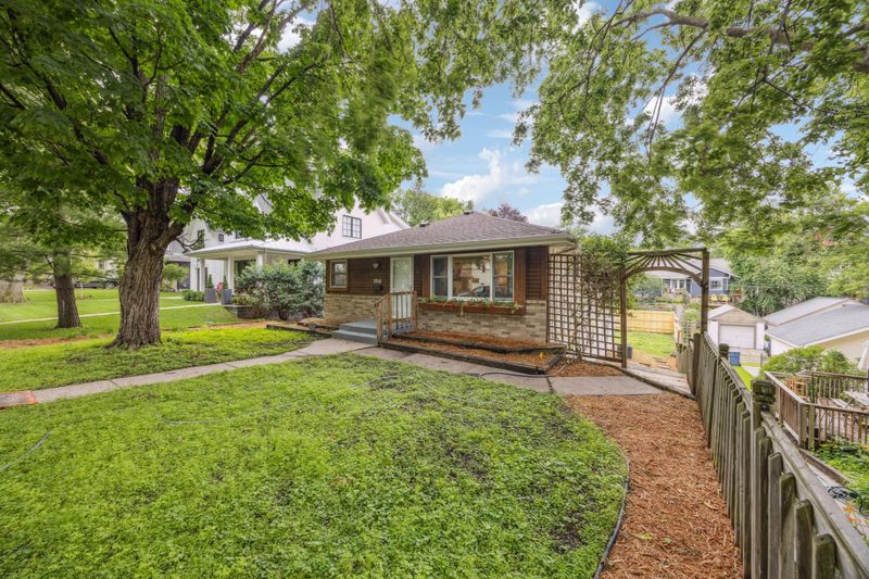 3916 Thomas Ave S, Minneapolis, MN 55410