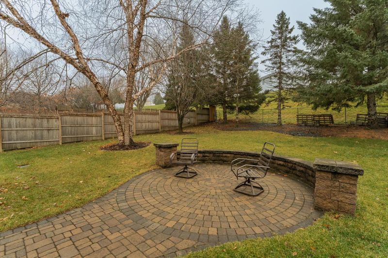 5303 Nicklaus Dr NW, Rochester, MN 55901