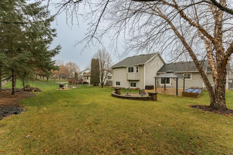 5303 Nicklaus Dr NW, Rochester, MN 55901