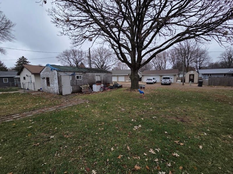 206 Chicago St, Lakefield, MN 56150