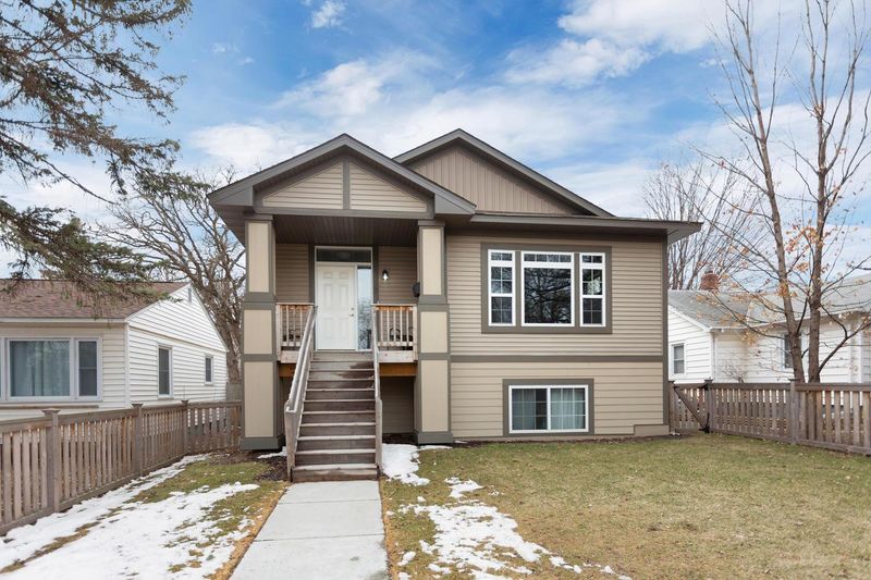 1635 Dale St N, Saint Paul, MN 55117