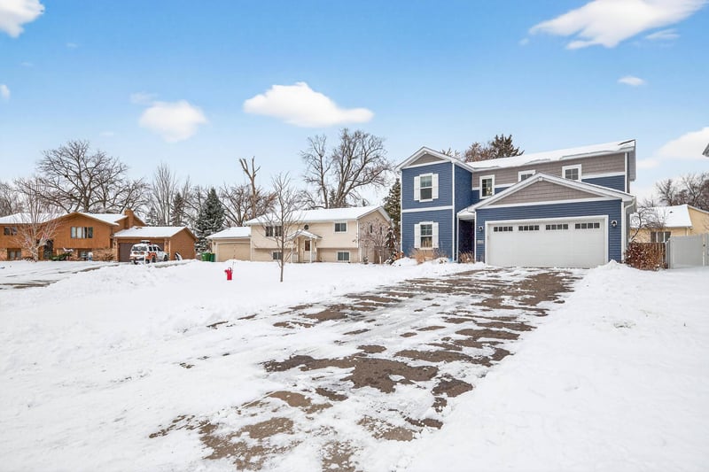 718 68th Ln N, Brooklyn Center, MN 55430