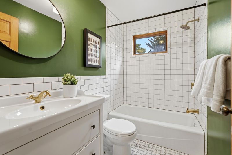2324 Milwaukee Ave #2324, Minneapolis, MN 55404