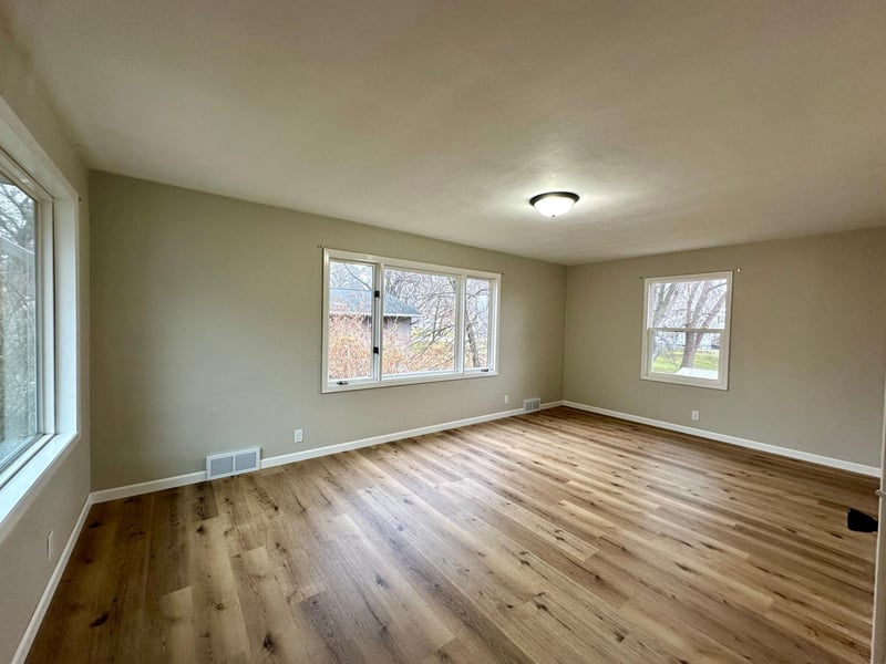 104 N Ross Ave, Hardwick, MN 56134
