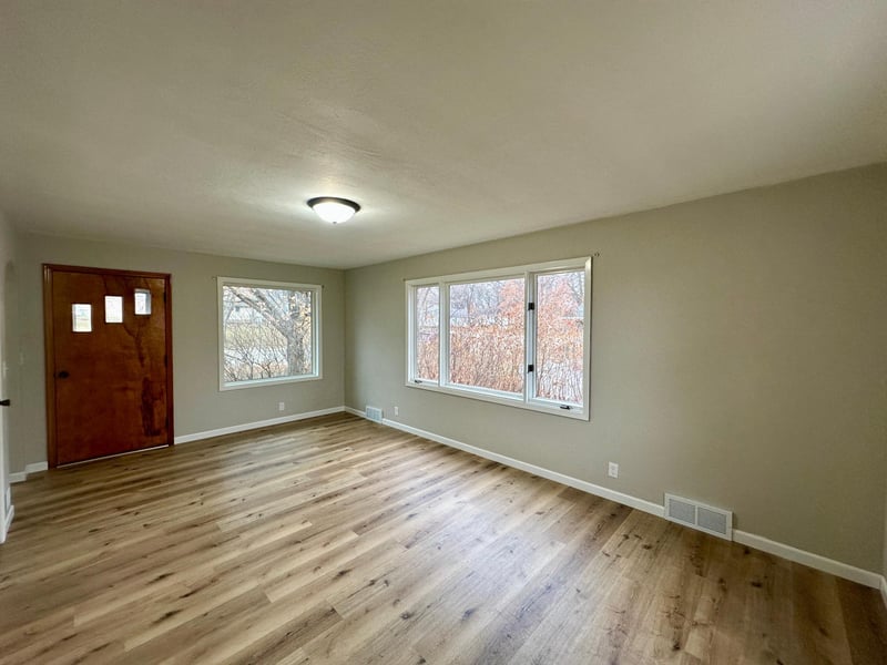 104 N Ross Ave, Hardwick, MN 56134