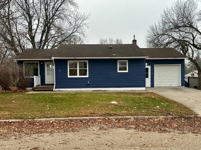 104 N Ross Ave, Hardwick, MN 56134