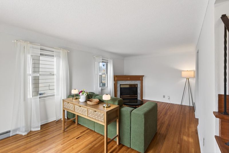 2067 Mesabi Ave, North Saint Paul, MN 55109