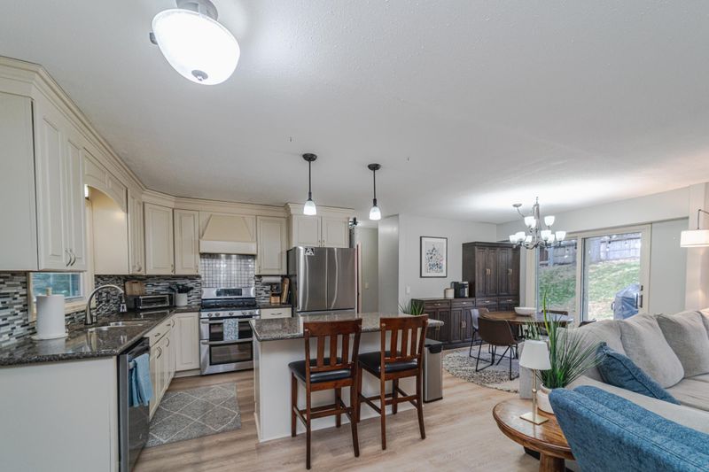 112 Sabra Ct, Apple Valley, MN 55124