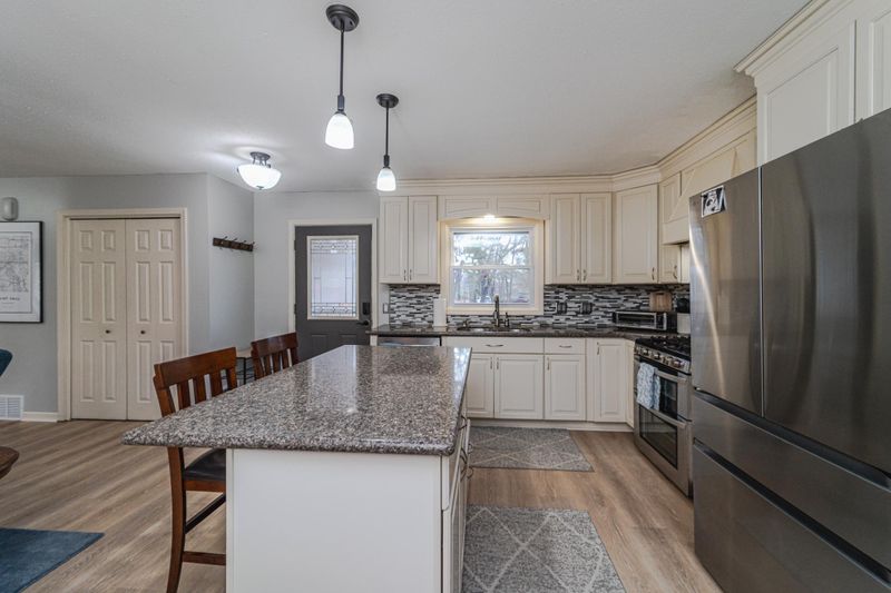 112 Sabra Ct, Apple Valley, MN 55124