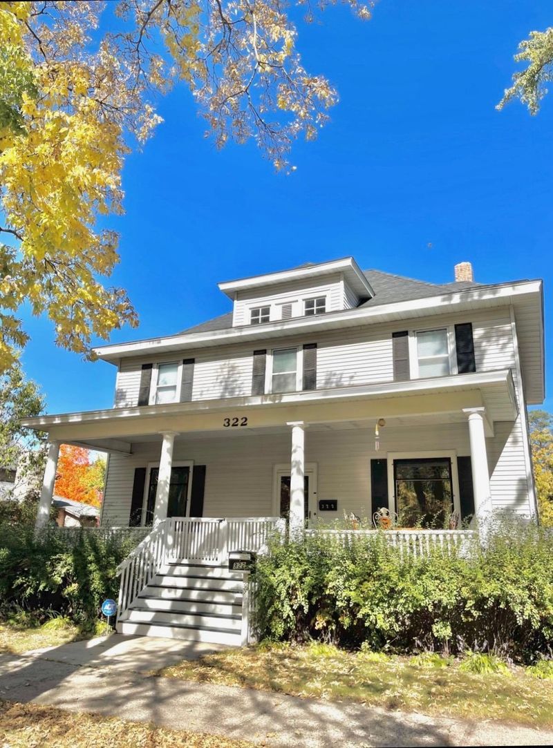 322 8th St NW, Faribault, MN 55021