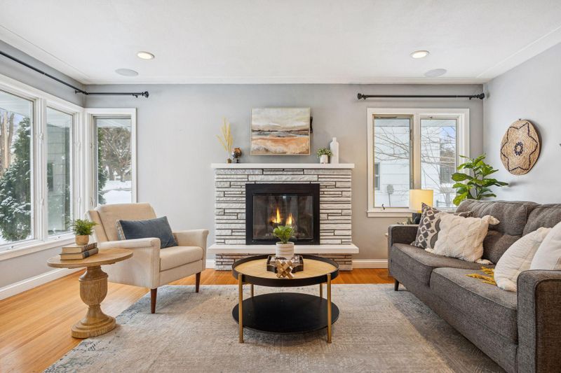 4917 Lantana Ln, Edina, MN 55435