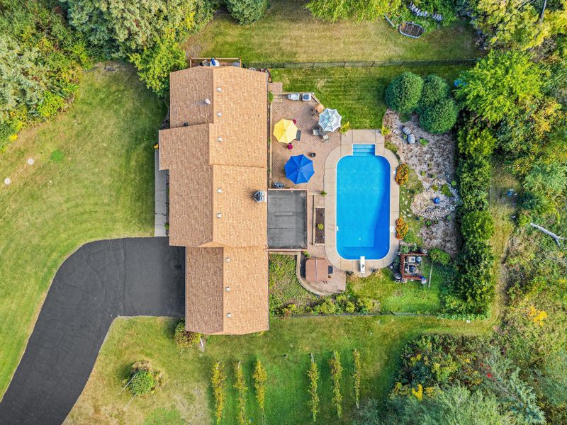 10 Hay Camp Rd, North Oaks, MN 55127