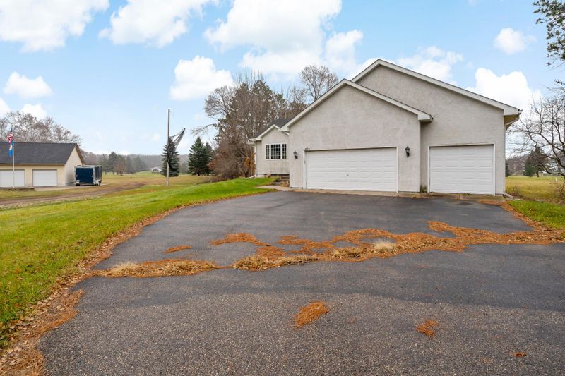 674 208th Ln NE, East Bethel, MN 55011