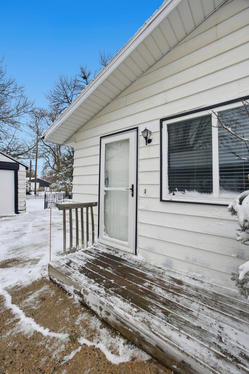 104 3rd St NW, Dilworth, MN 56529