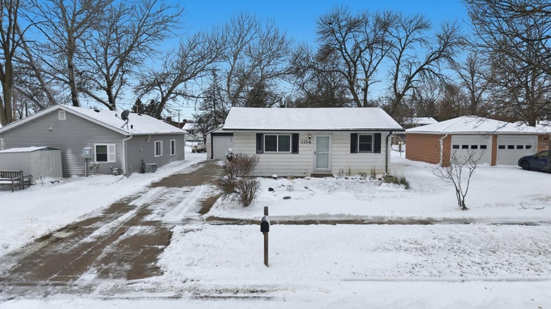 104 3rd St NW, Dilworth, MN 56529