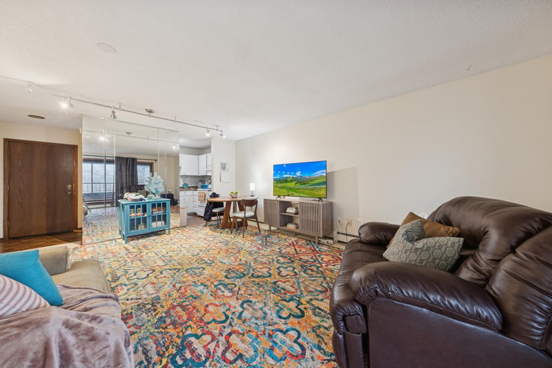 7510 Cahill Rd #317B, Edina, MN 55439