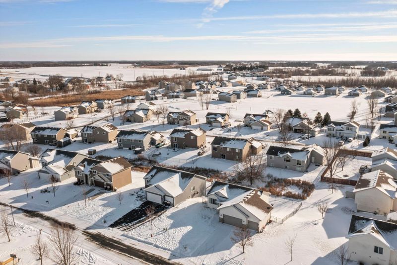 213 Summerfield Ln, Waverly, MN 55390
