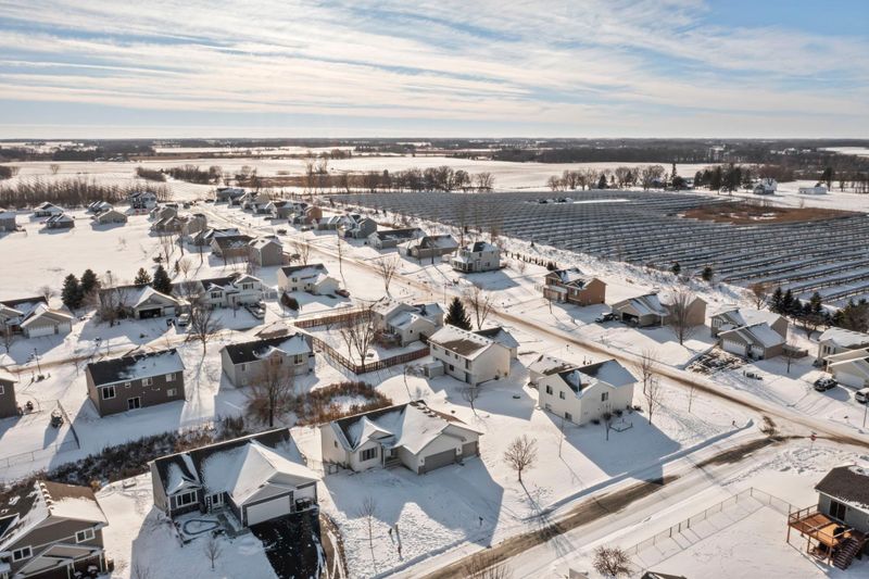 213 Summerfield Ln, Waverly, MN 55390