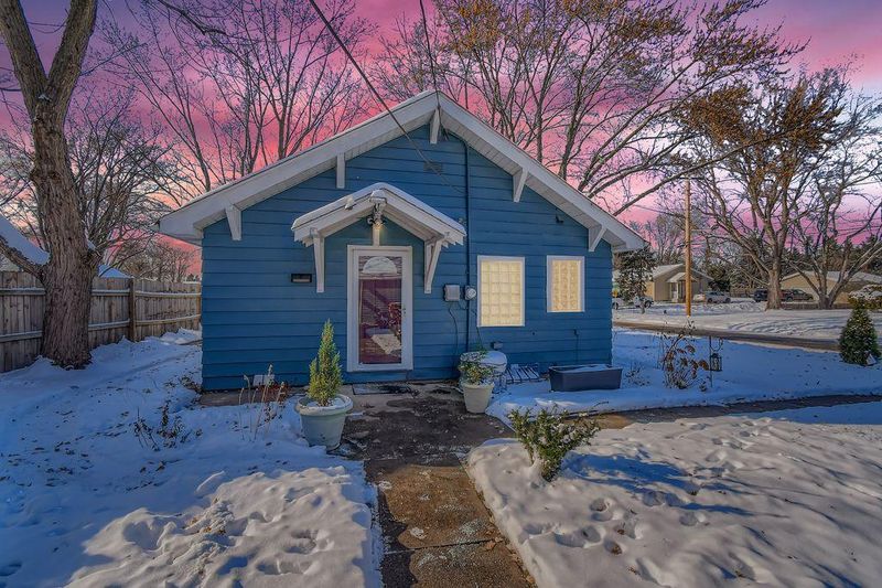 1728 Abell St, Maplewood, MN 55117