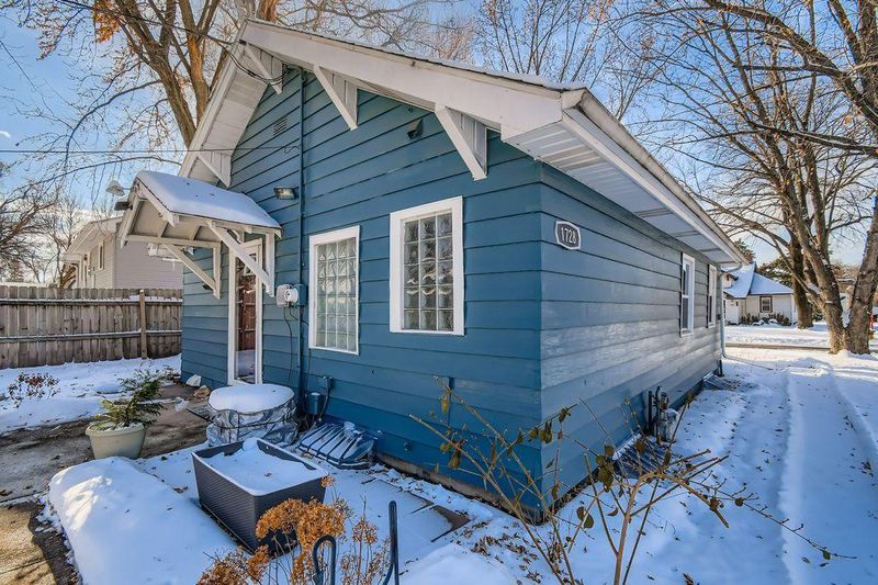 1728 Abell St, Maplewood, MN 55117