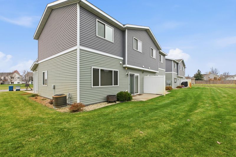 521 Faith Ln, Saint Joseph, MN 56374