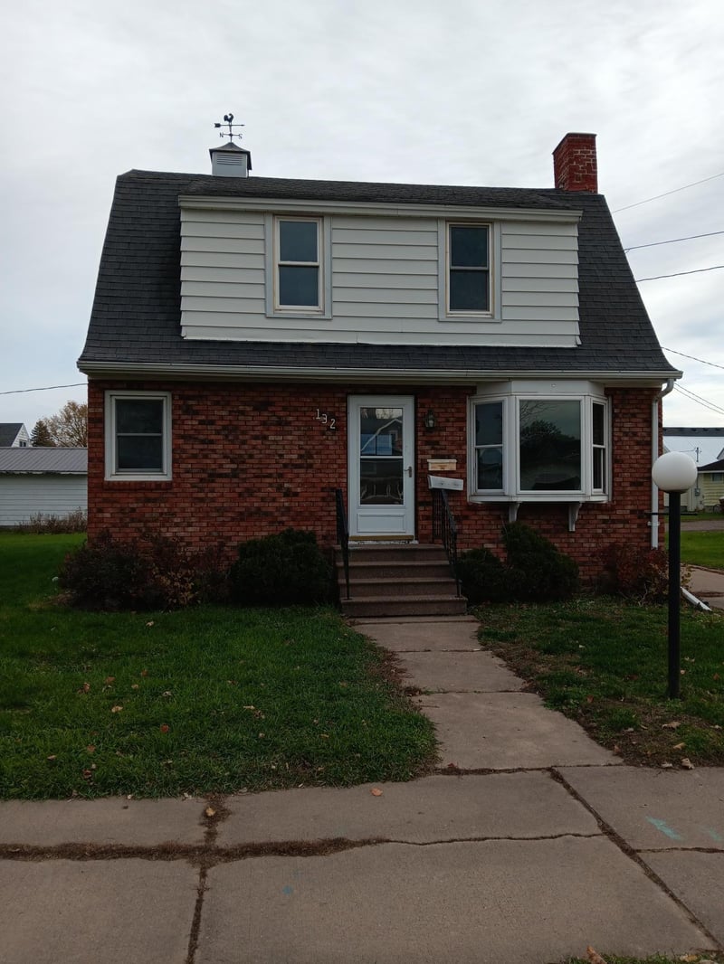 132 N State St, Mondovi, WI 54755