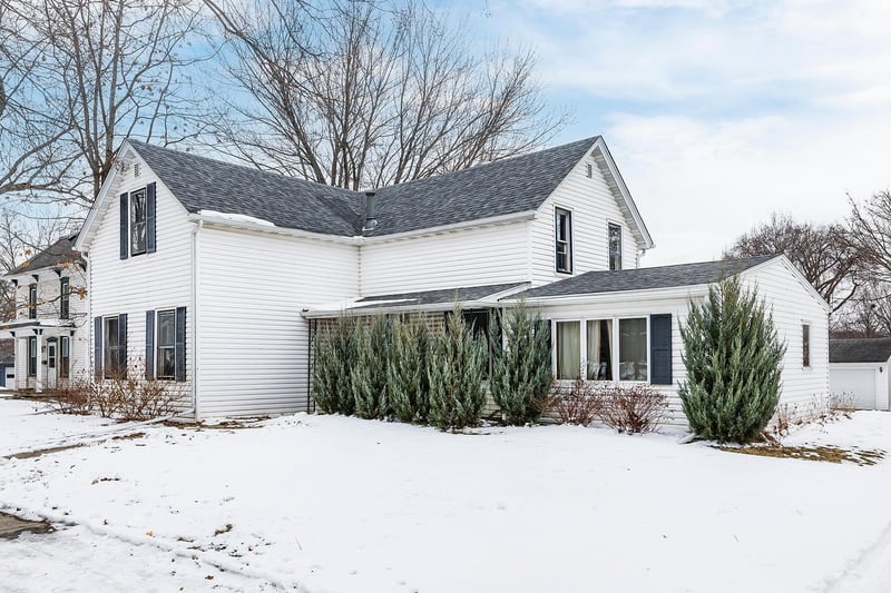 809 S 5th St, Saint Peter, MN 56082