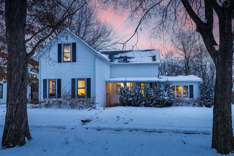 809 S 5th St, Saint Peter, MN 56082