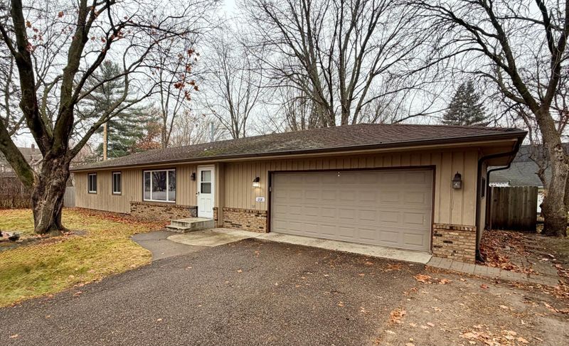 208 3rd St NW, Forest Lake, MN 55025