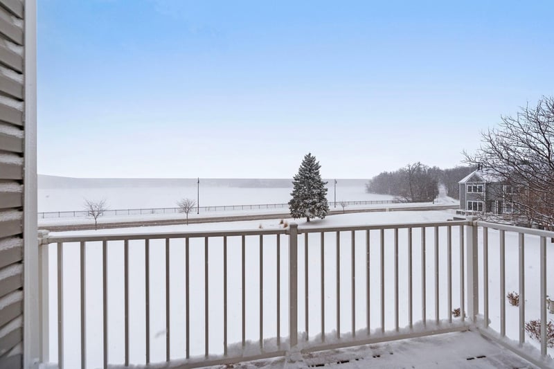 1595 W Wayzata Blvd #F, Long Lake, MN 55356