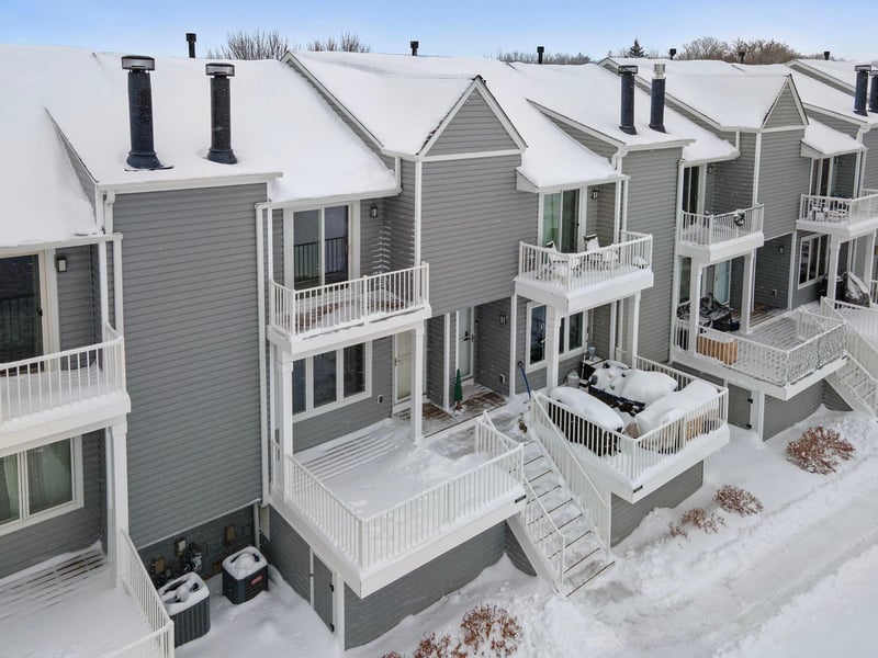 1595 W Wayzata Blvd #F, Long Lake, MN 55356