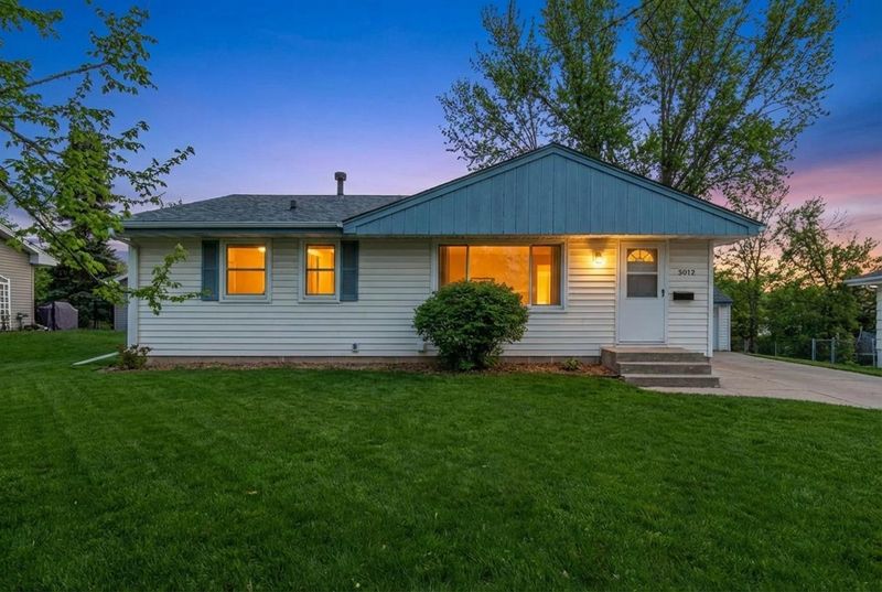 3012 Aquila Ave N, Crystal, MN 55427