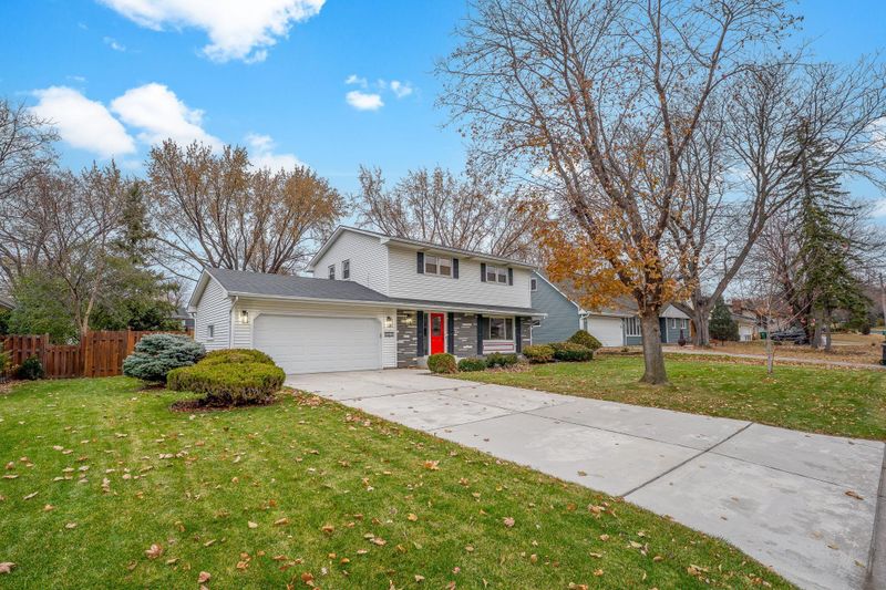 9012 47 1/2 Ave N, New Hope, MN 55428