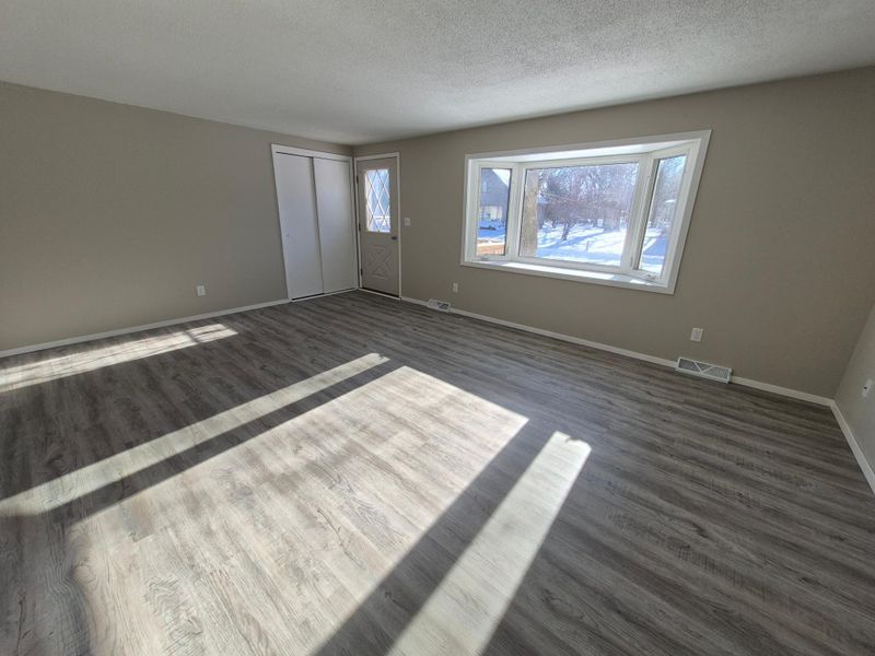 312 12th Ave NW, Waseca, MN 56093