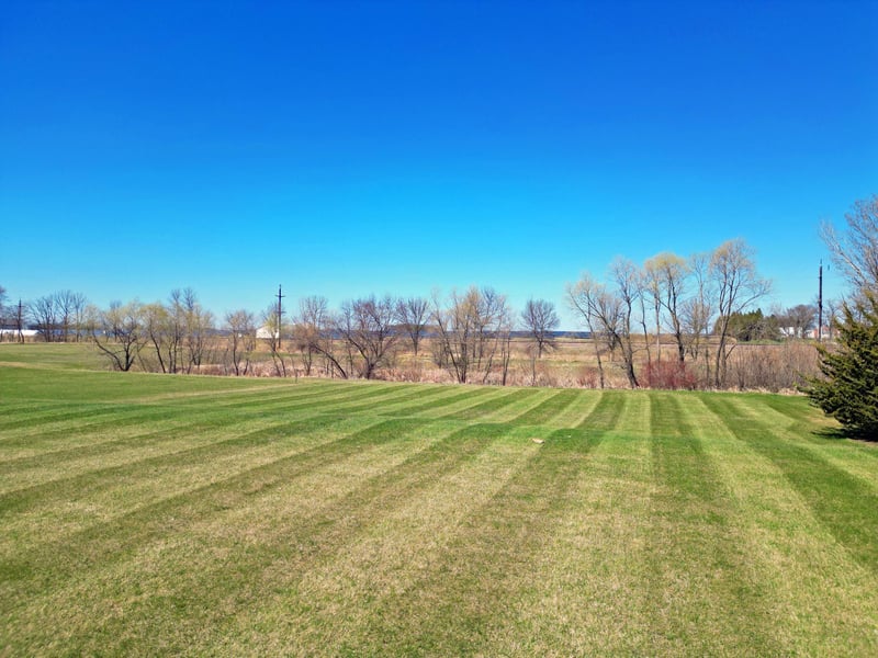 951 Cedar Ave E, Hector, MN 55342