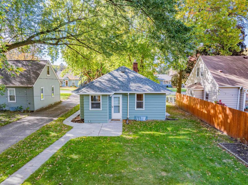 403 Madison Ave S, Edina, MN 55343