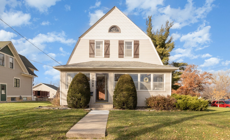 1004 College Ave, Red Wing, MN 55066