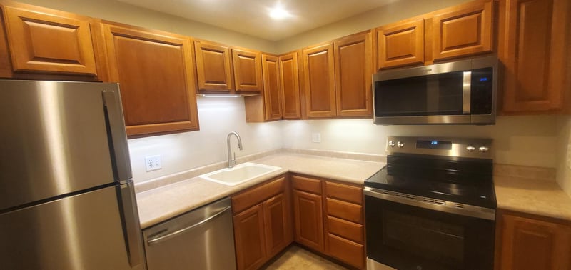 3155 Coachman Rd #408, Eagan, MN 55121