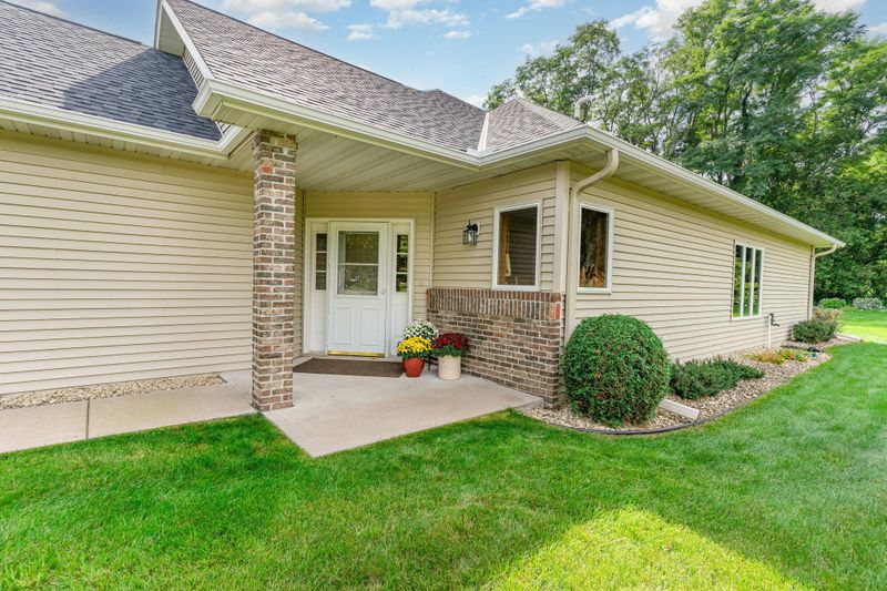 1822 Bohmbach Dr, Red Wing, MN 55066