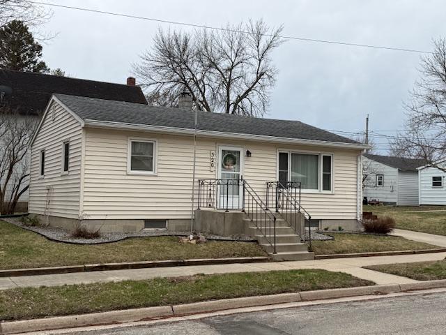320 W 3rd St, Morton, MN 56270