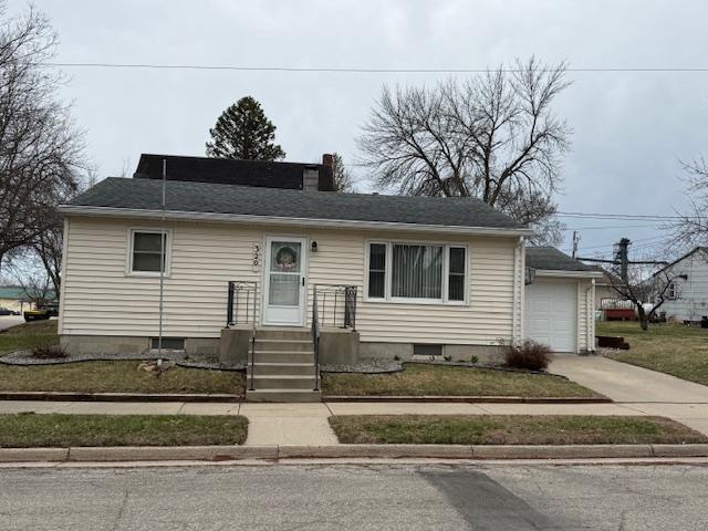 320 W 3rd St, Morton, MN 56270