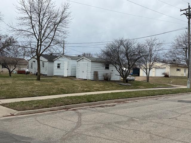 320 W 3rd St, Morton, MN 56270