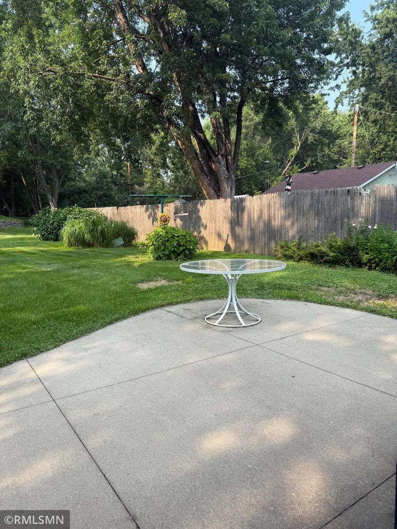 2061 Arlington Ave E, Saint Paul, MN 55119