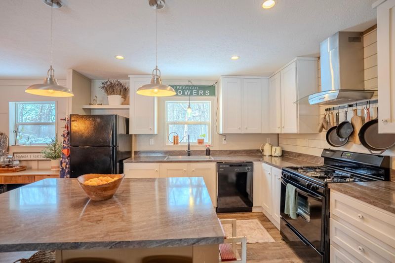 1012 13th St SW, Little Falls, MN 56345
